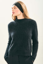 Female model wearing Jumper1234 Cashmere Brushed Turtle in Black