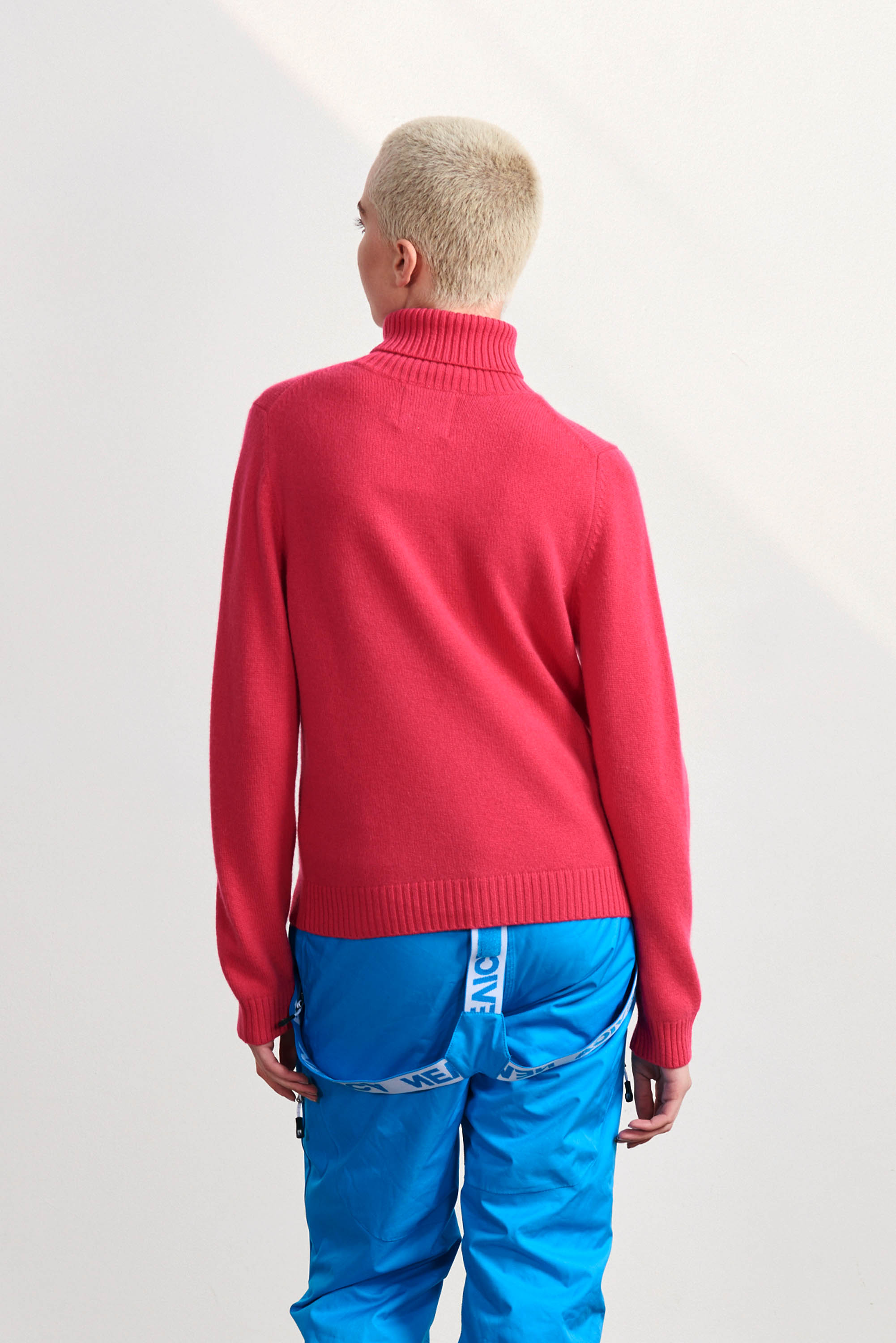 Red cashmere hot sale roll neck