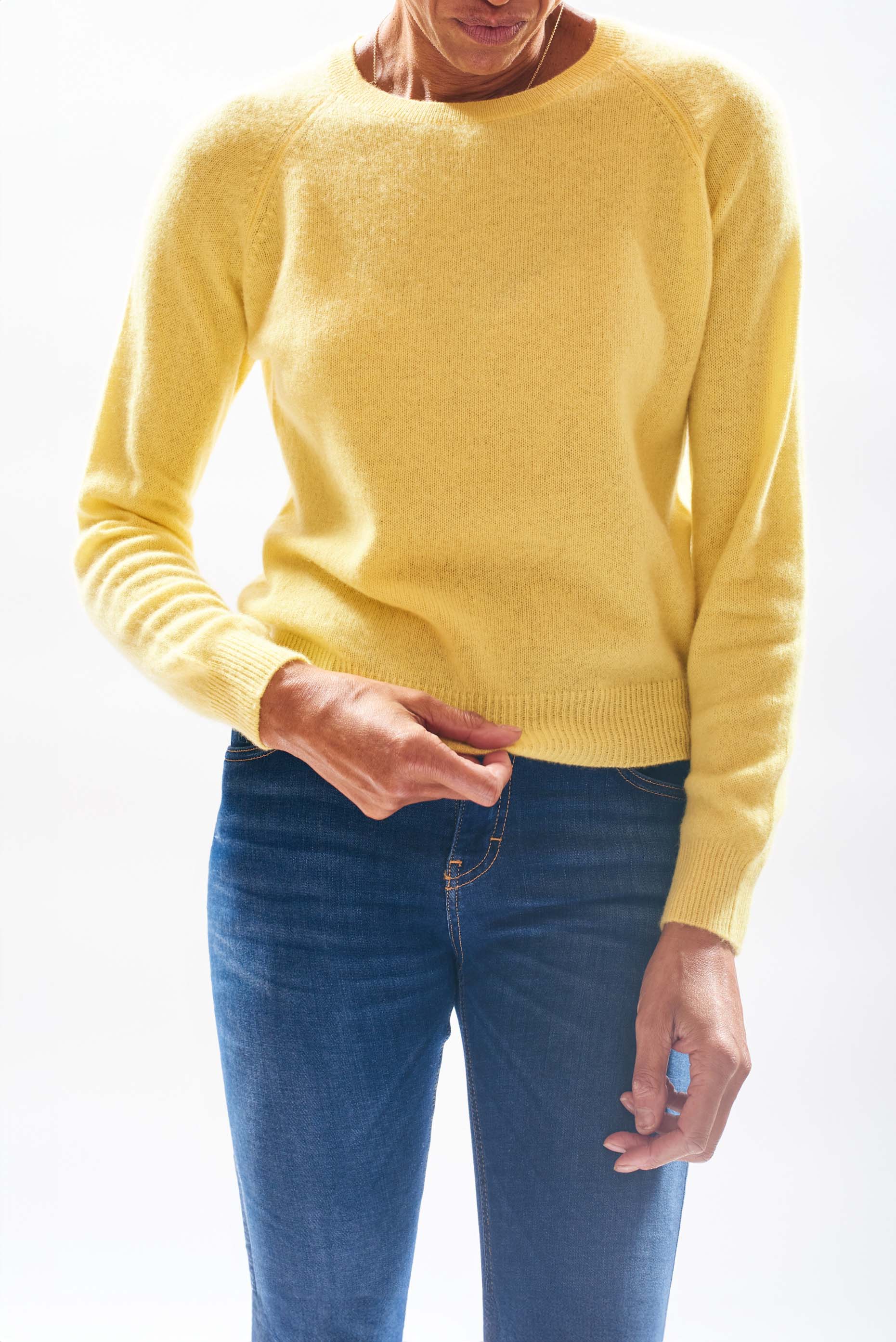 Model wearing Jumper1234  lightweight cashmere crew neck in lemon