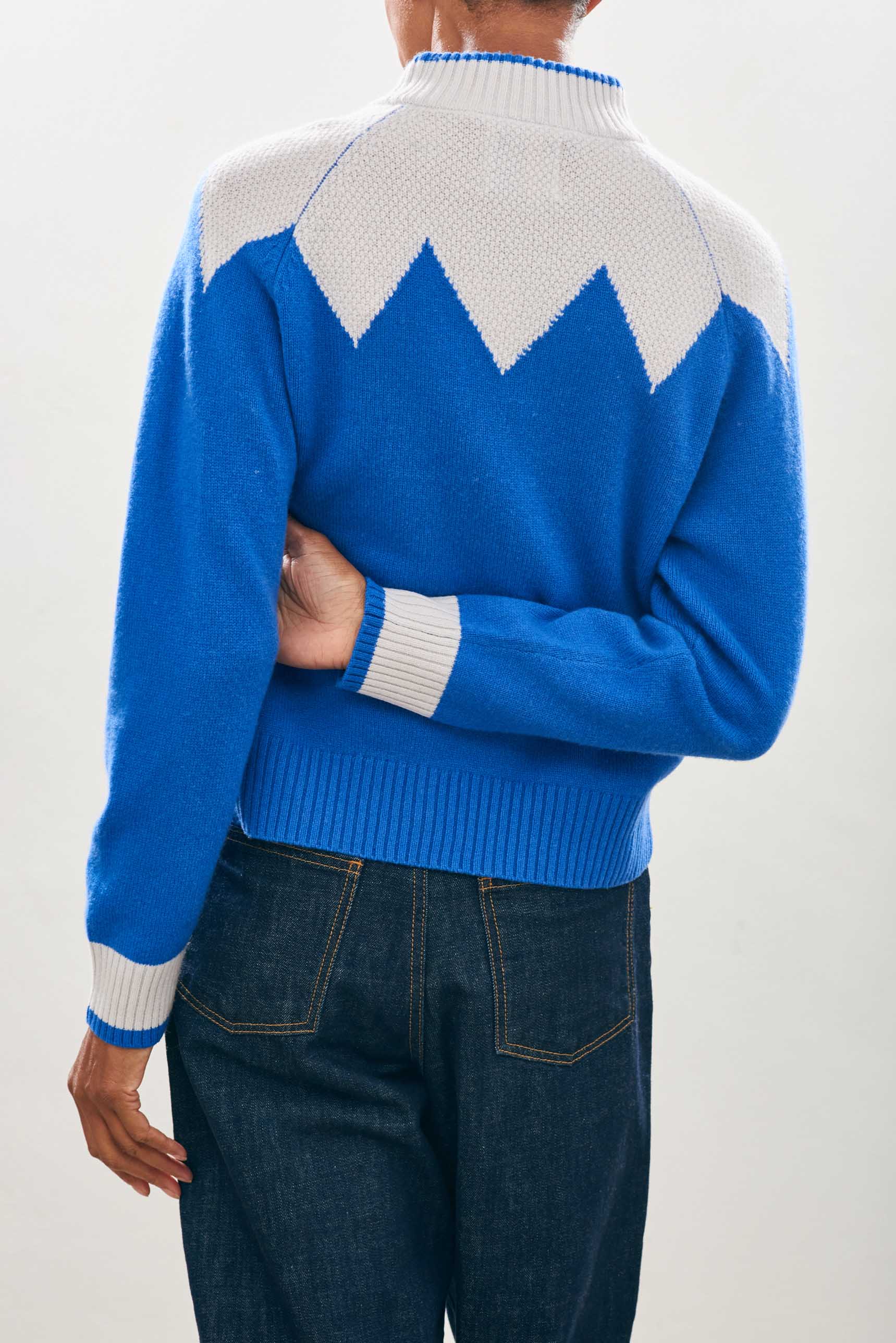 Jumper 1234 Cashmere Wool Zig Zag Turtle in Fog and Bright Blue